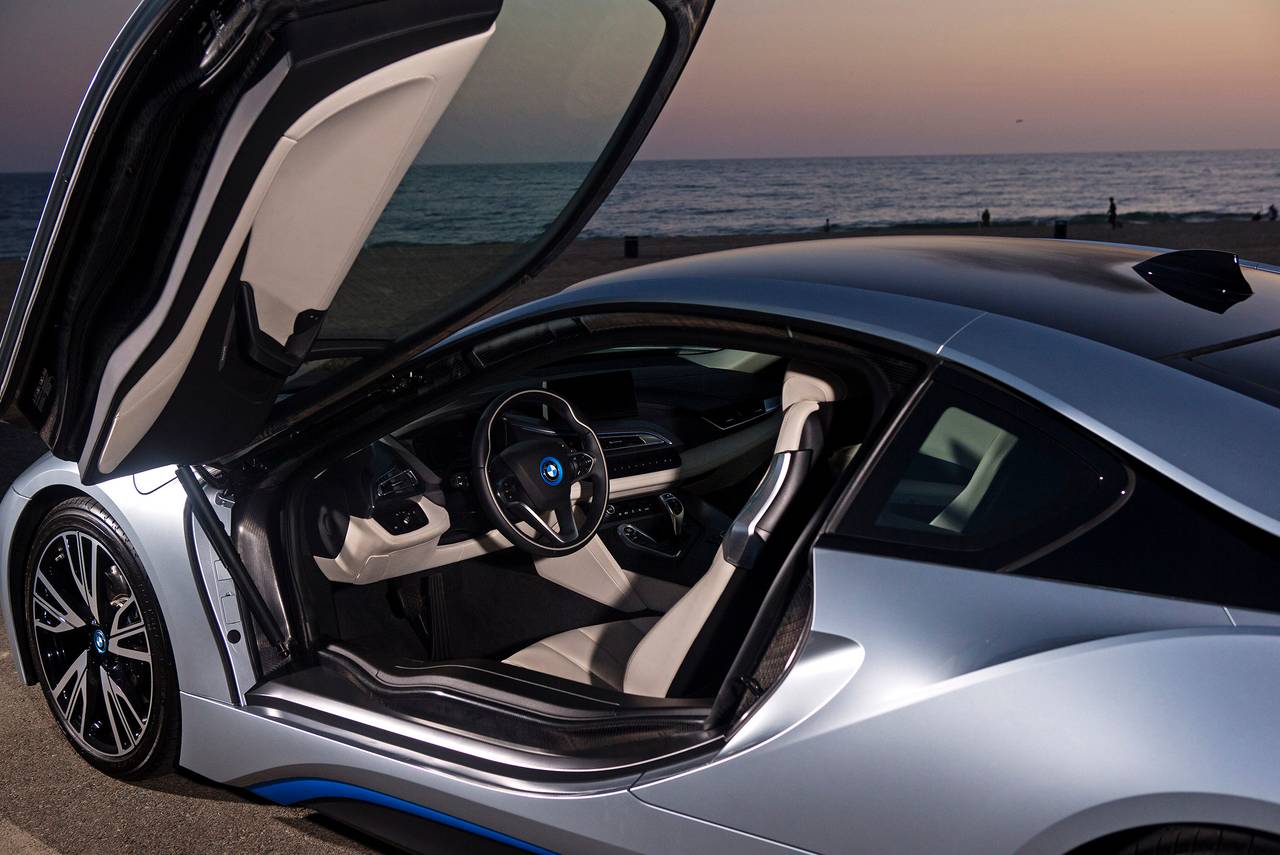 BMW i8 - Image 2